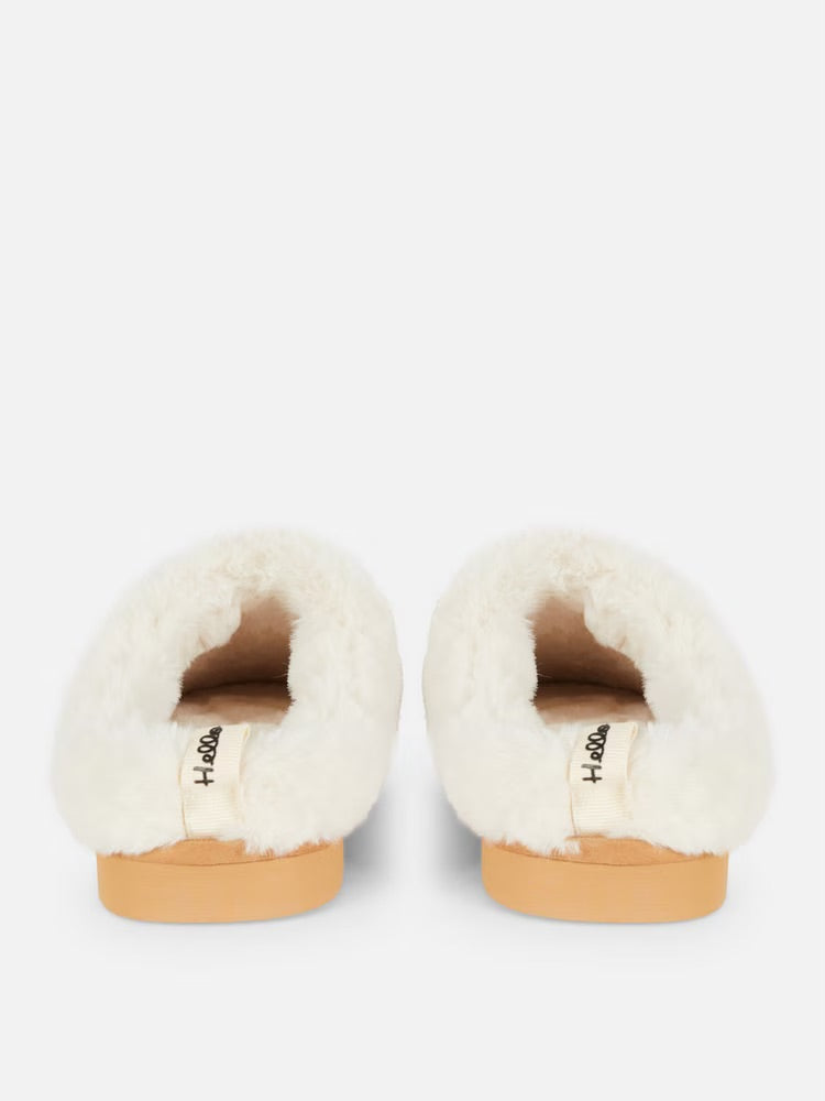 VIRAL Hello Kitty Cozy Slippers