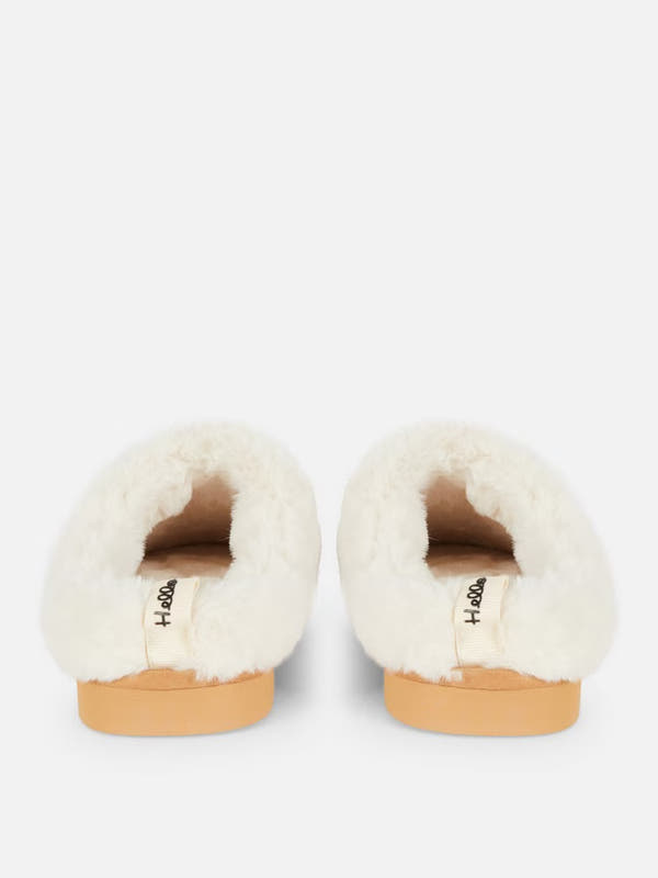 VIRAL Hello Kitty Cozy Slippers